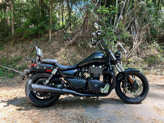 TRIUMPH THUNDERBIRD STORM 